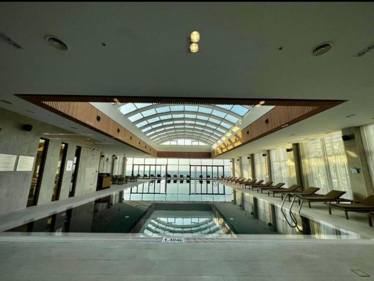 Отель Royal Panorama Courtyard Батуми Экстерьер фото